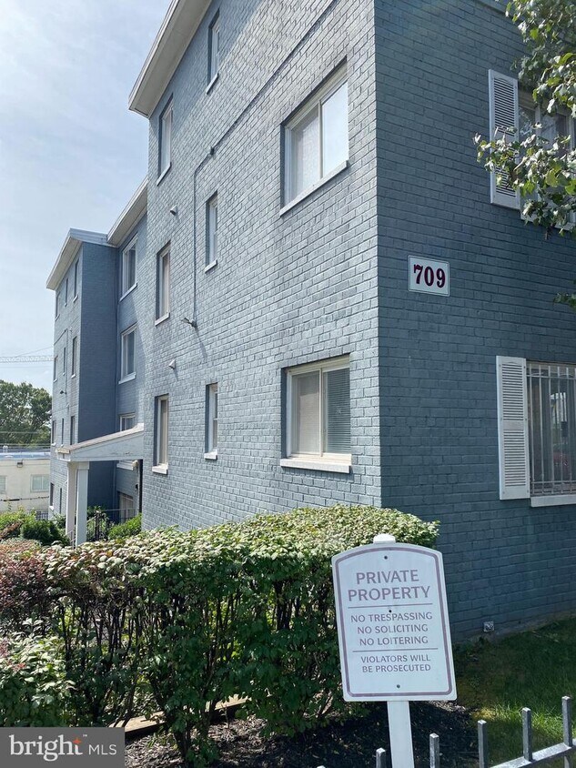 709 Brandywine St SE Unit 101, Washington, DC 20032 Room for Rent in