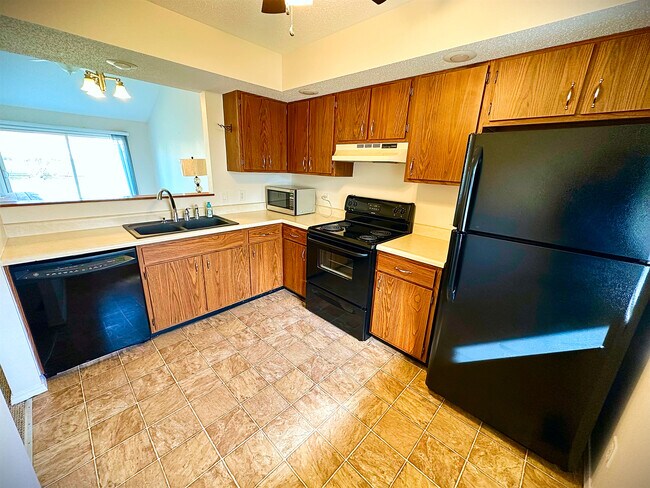Foto del edificio - 731 Higgins Rd