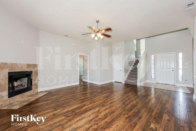 Photo - 614 Canvas Ct House