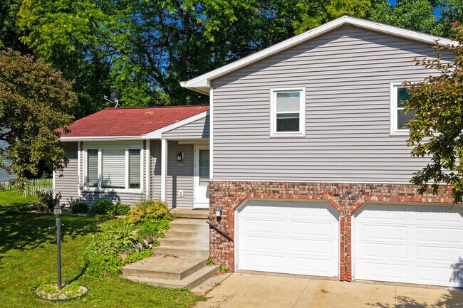 Foto del edificio - 3622 Rolling Hill Dr