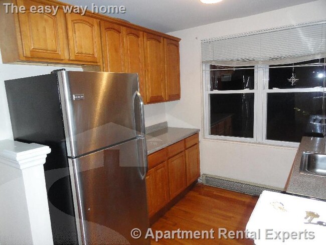 Building Photo - 402 Highland Ave