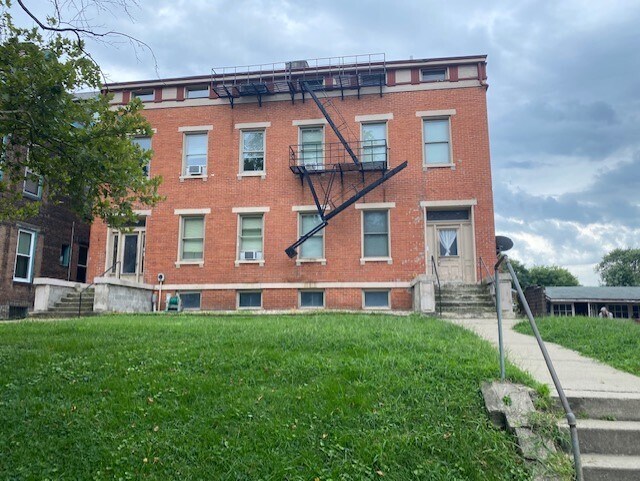 Building Photo - 313 W 6th St