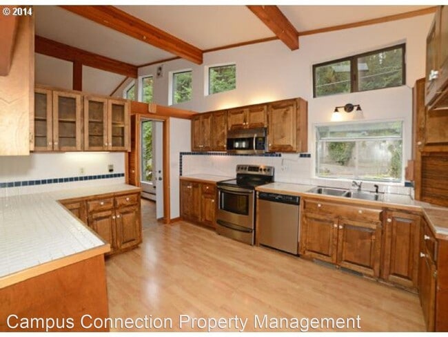 Building Photo - 4 br, 3 bath House - 281 Sunset Dr