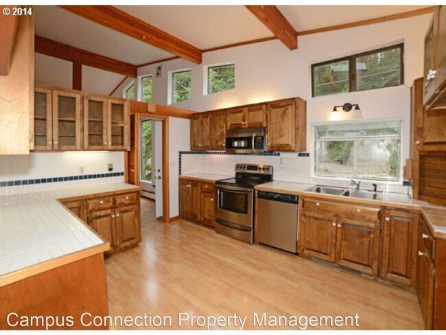 Foto del edificio - 4 br, 3 bath House - 281 Sunset Dr