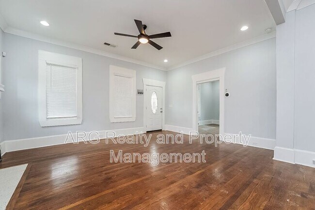 Foto del edificio - 216 Rhodesia Ave SE