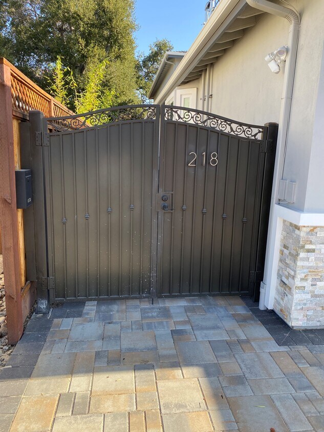 Foto principal - 220 Serena Way