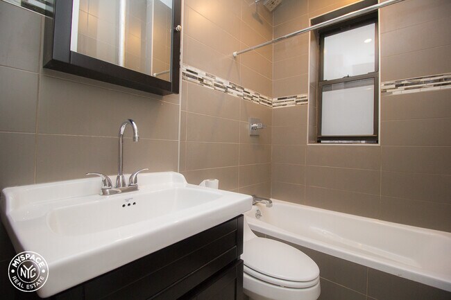 Foto del edificio - 601 Park Pl