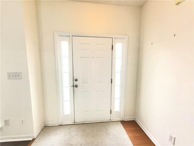 Building Photo - 619 Kenridge Way