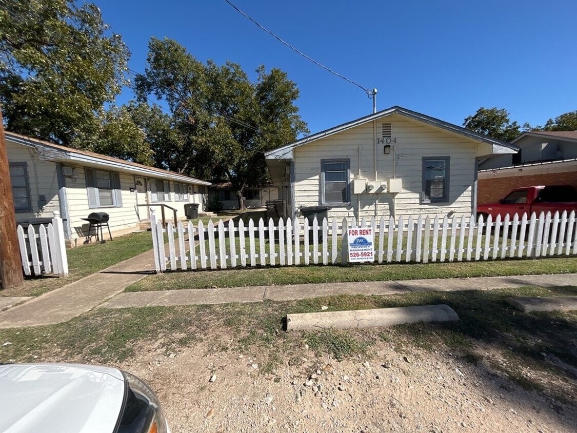 Foto principal - 1404 Bundrant Dr