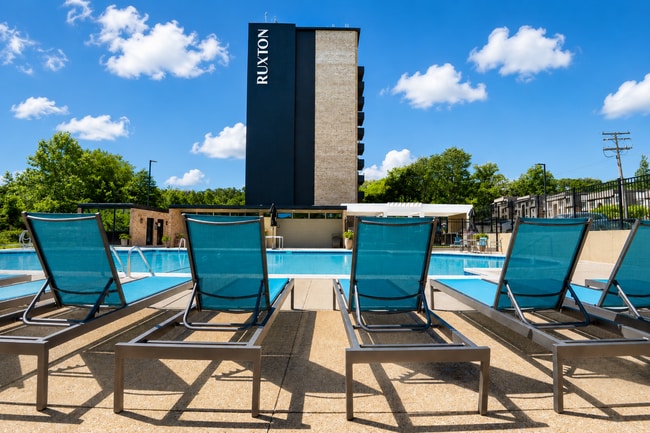 Building Photo - Ruxton Towers Apartments