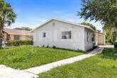 Primary Photo - 220 Broward Ave