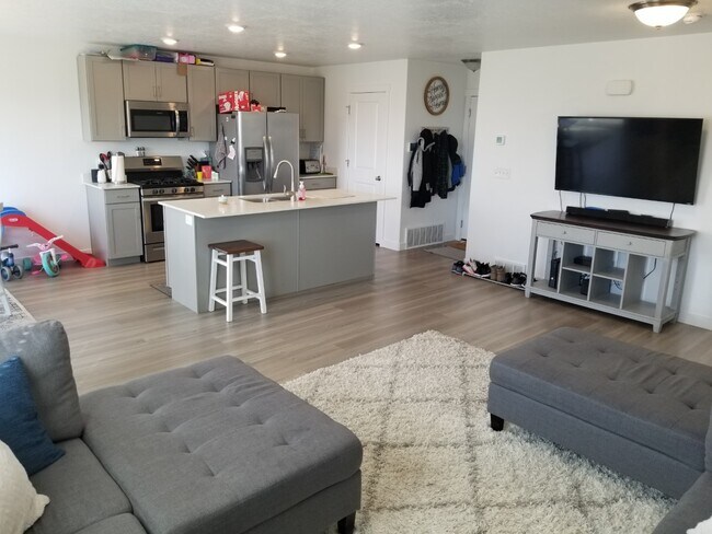 Foto del edificio - 3615 W Grassland Dr