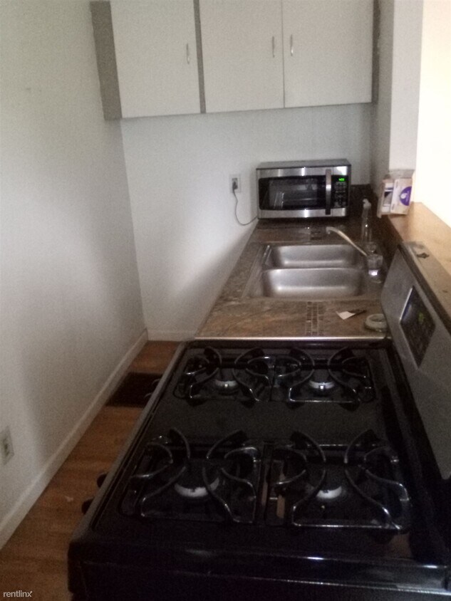 Building Photo - Studio, 1 bath Triplex - 403 State St Apt B