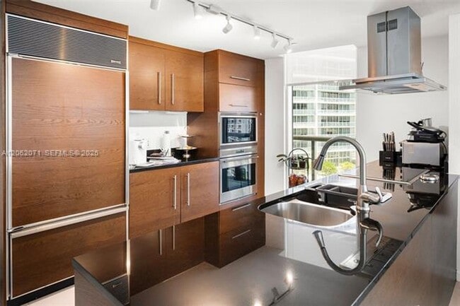 Photo - 495 Brickell Ave cu-1802 Apartment