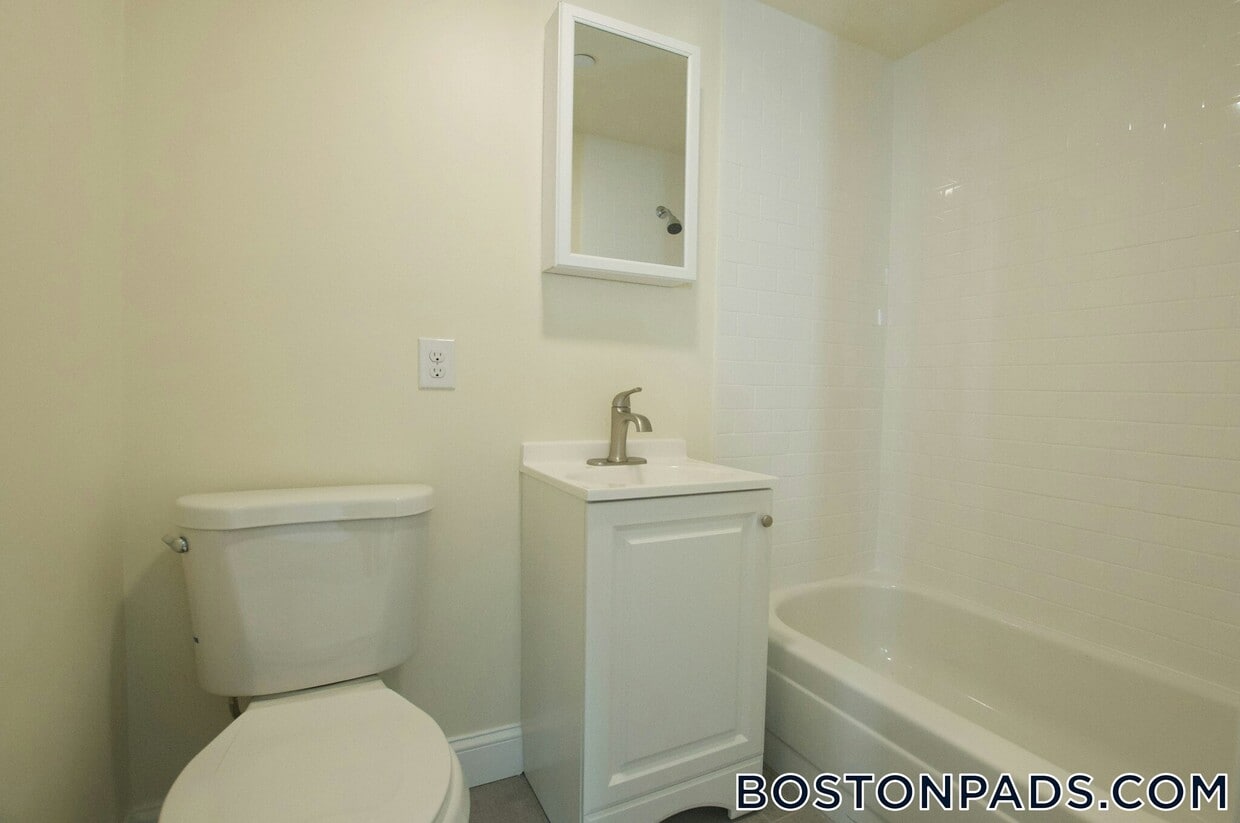 Building Photo - 501 E Broadway