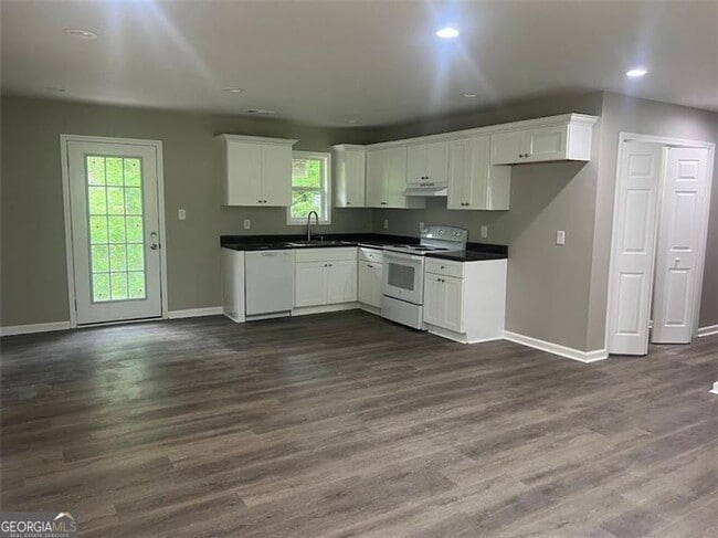 Foto del edificio - 1996 Chestnut Log Dr