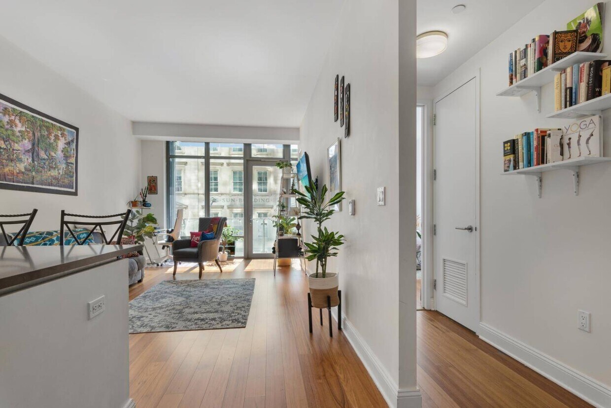 Primary Photo - 57 Reade St