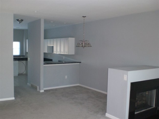 Foto del edificio - 2 br, 1.5 bath Condo - 22668 Goddard Rd Mi...
