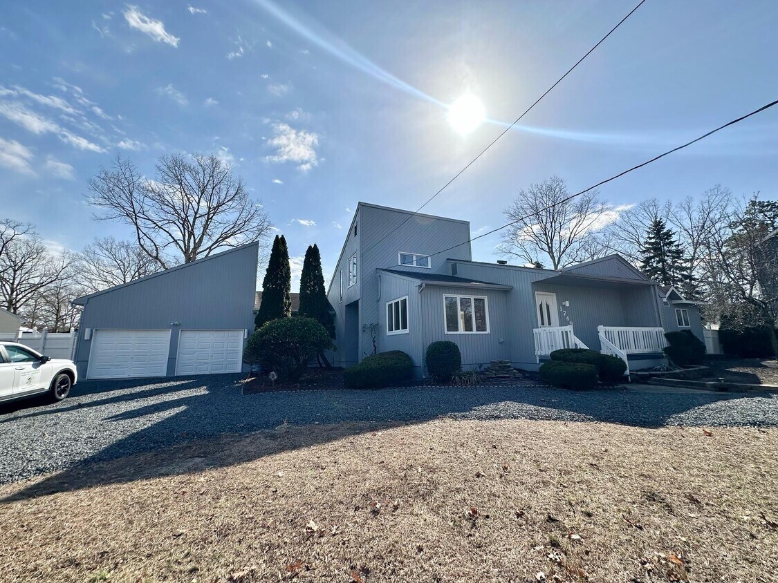 Foto principal - 1749 Hillside Pl