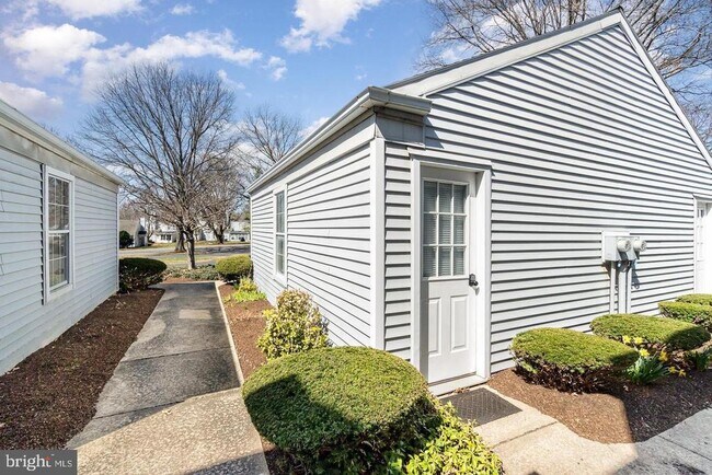 Foto del edificio - 407 Cambridge Ct