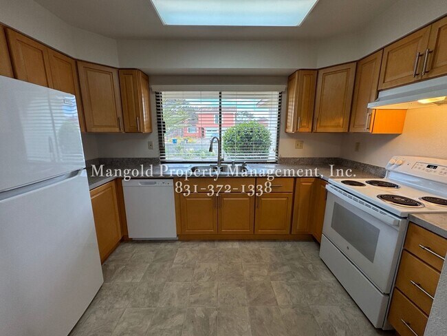 Building Photo - Beautiful four-bedroom home located in Mar...