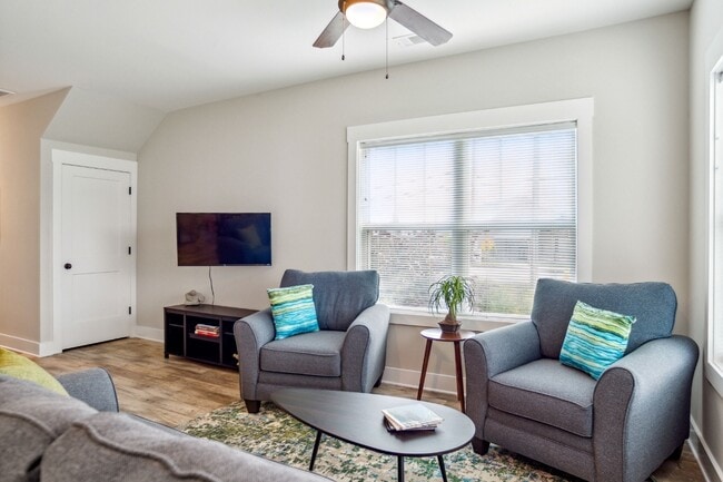 Photo - 801 Coles Ferry Pike Townhome