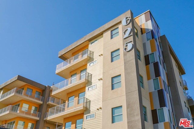 Building Photo - 625 S Pacific Ave