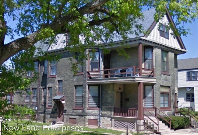 Building Photo - 1635 N Jackson St