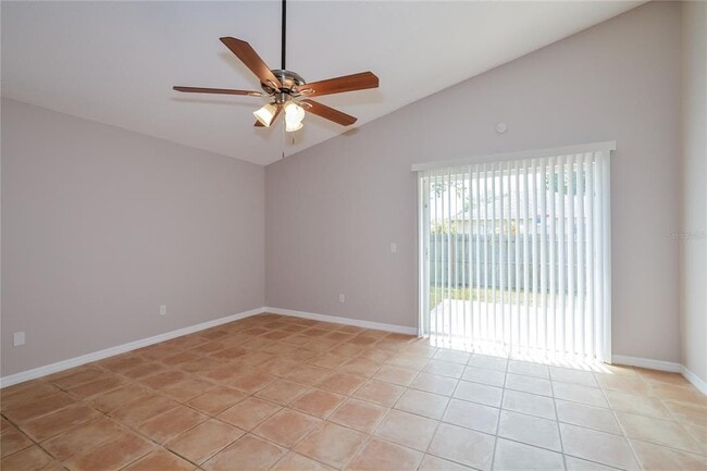 Foto del edificio - 528 Finch Ct
