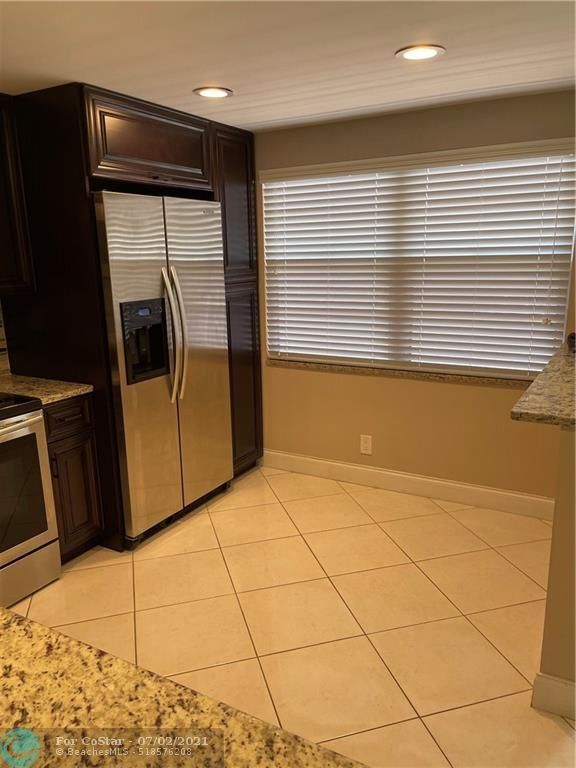 Building Photo - 2404 Antigua Cir