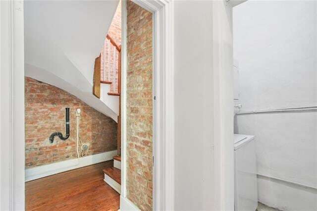 Building Photo - 1216 Camp St