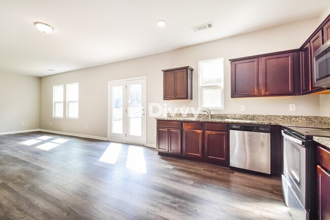 Building Photo - 1087 Cold Water Dr, Griffin, GA 30224, USA