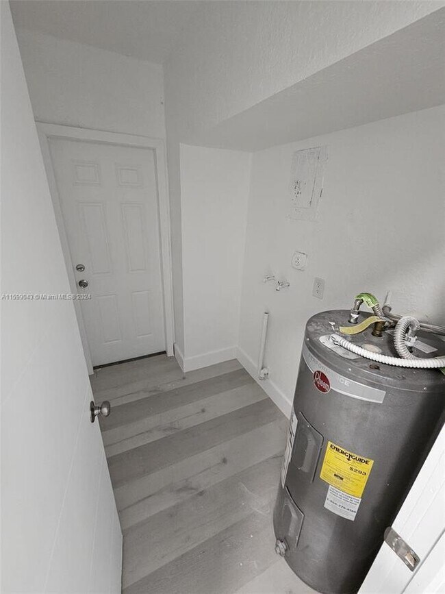Foto del edificio - 215 SW 19th Ave