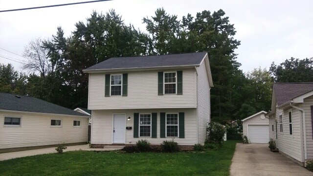 Building Photo - 1264 E 359th St