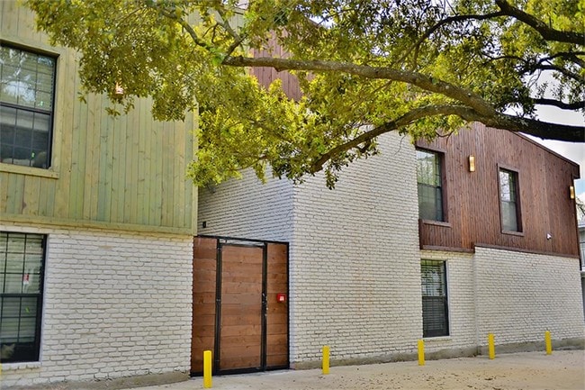 Building Photo - 400 Westmoreland St