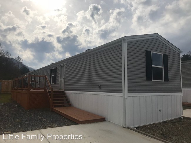 Building Photo - 303 Chestnut Ridge Way