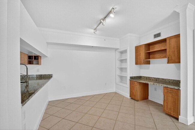 Foto del edificio - 6511 Emerald Dunes Dr