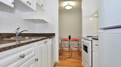 Building Photo - 840 Broughton St