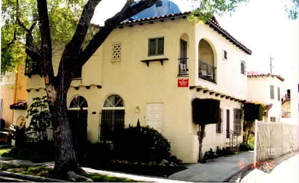 Foto del edificio - MIRACLE MILE SPANISH STYLE 5-PLEX-TOWNHOUSE 2