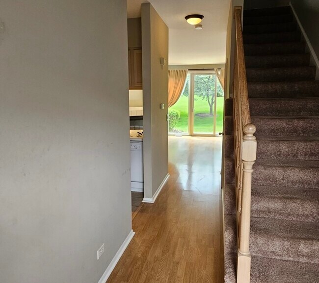 Building Photo - 558 Woodhaven Dr