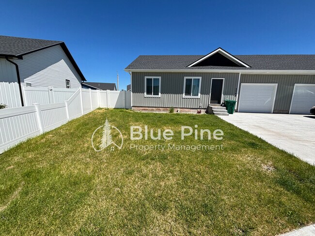Building Photo - 5760 Wildrose Ave