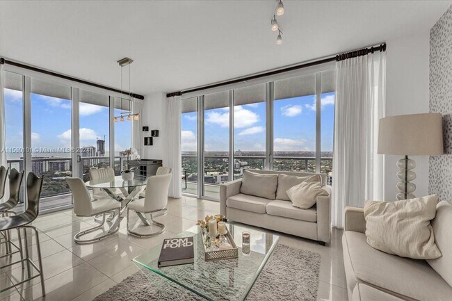 Foto del edificio - 79 SW 12th St