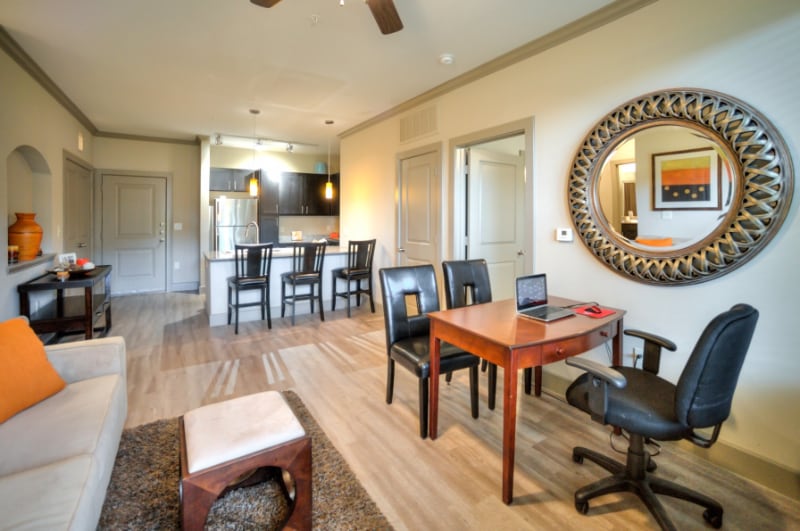 Foto principal - 6520 Jamail Dr