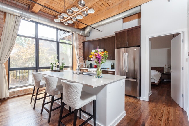 Foto del edificio - 1750 N Wolcott Ave