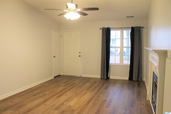 Foto del edificio - 126 N W Sugar Bluff Ln