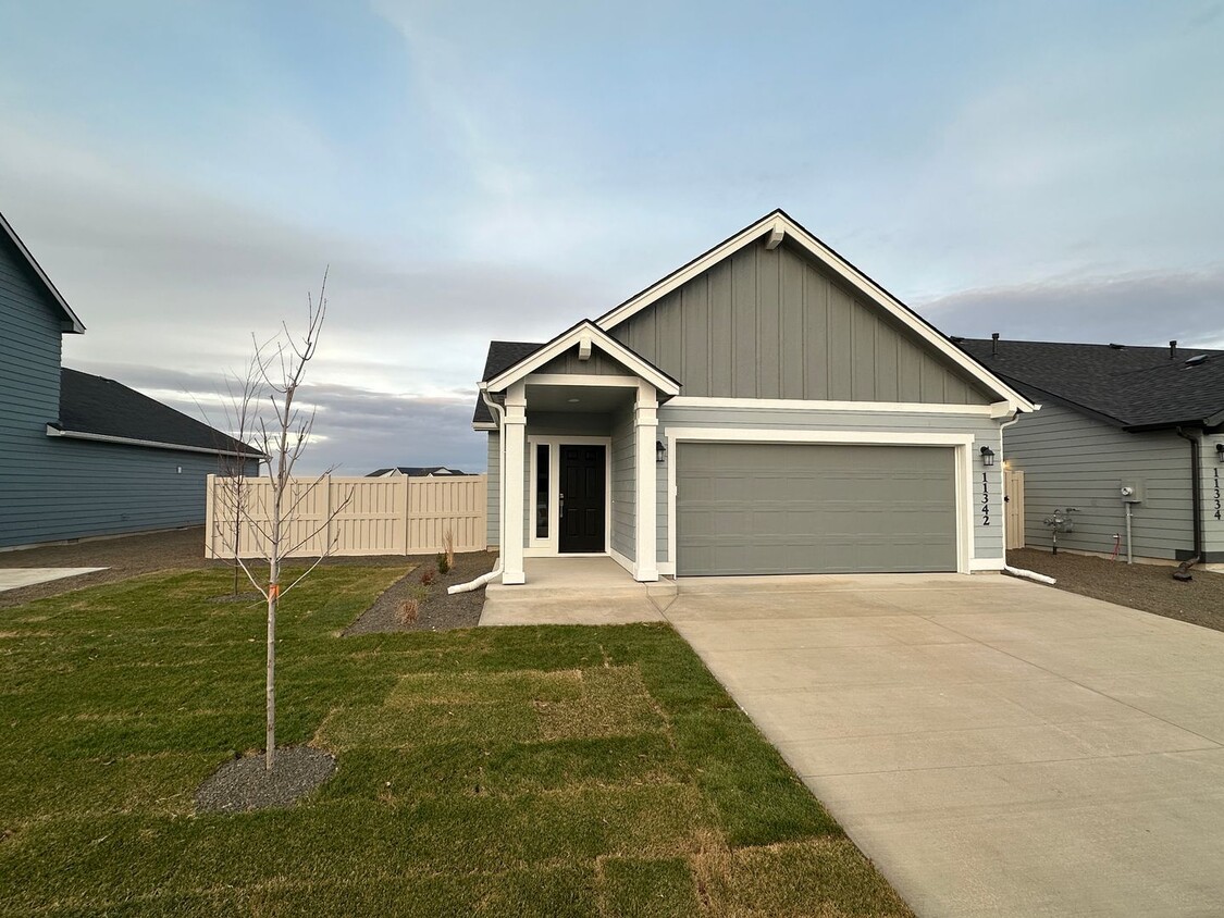 Primary Photo - 3bed, 2bath 1,201sq.ft. 2car garage home in Shadow Glen Subdivision - Caldwell