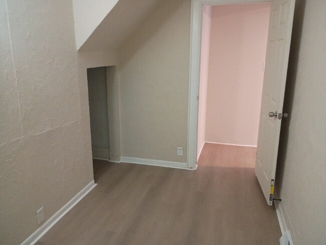 Foto del edificio - 137 Lockwood Ave