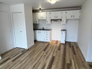 Building Photo - 8 Rue de Boucherville