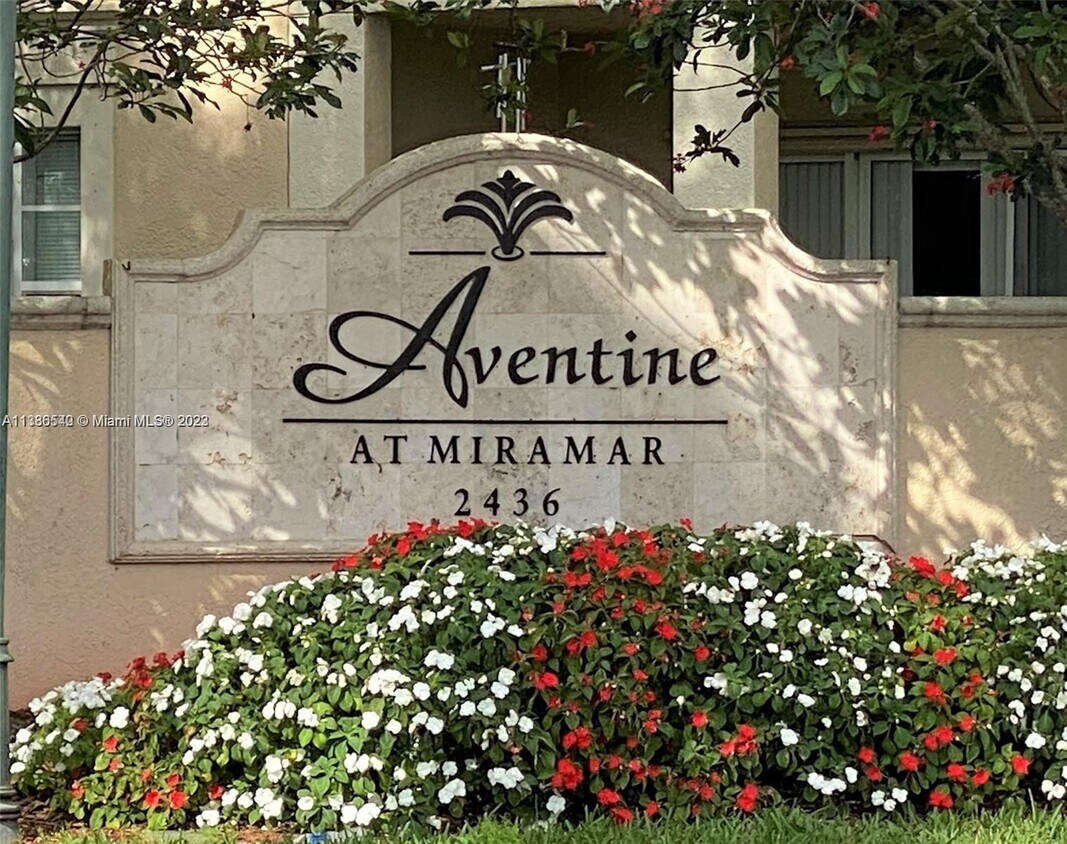 2582 Centergate Dr Unit 305, Miramar, FL 33025 Room for Rent in