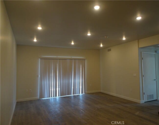 Building Photo - 14400 Friar St